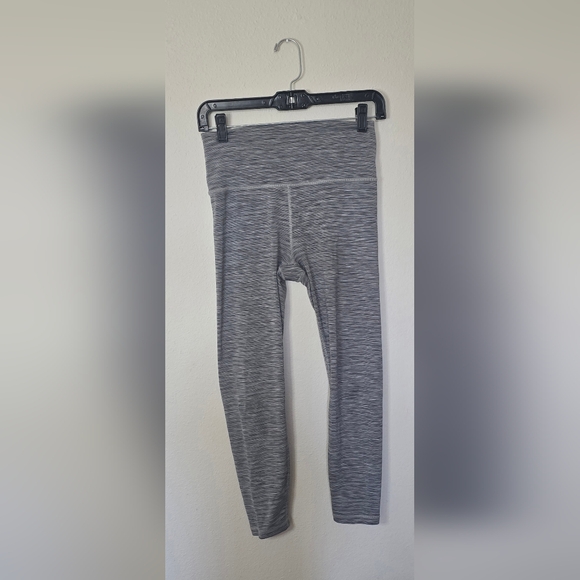 Athleta Transcend Textured 7/8 Activewear Yoga Athleisure Leggings Gray Size M - Picture 1 of 3